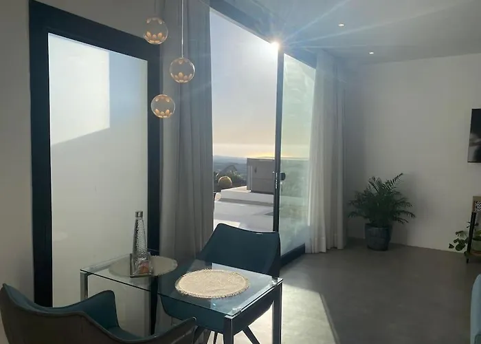 Lägenhet Private Loft-sea Views-jacuzzi *