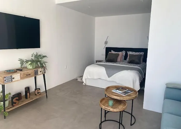 Private Loft-sea Views-jacuzzi