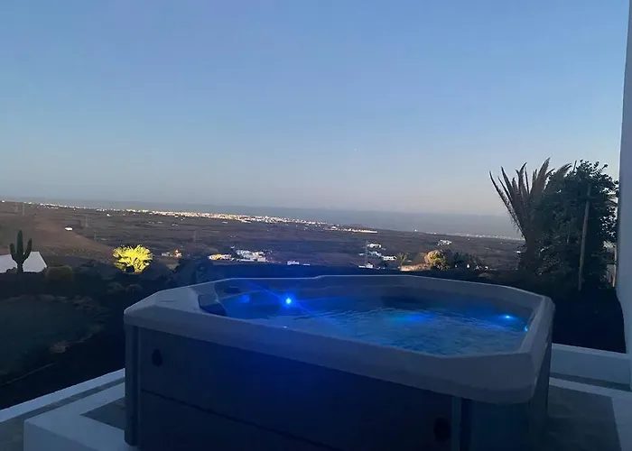 Private Loft-sea Views-jacuzzi 아파트 *