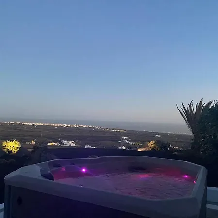 Private Loft-sea Views-jacuzzi Apartmán